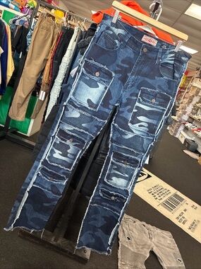 Men’s Bleeker Bleeker Distressed Pocketed Stacked  Jeans w edge Camo Used Sz 36